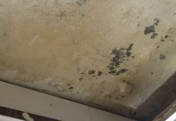古冶阳台漏水维修公司分享下古冶卫生间渗水维修需要注意哪些问题。